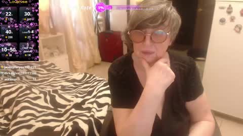 Snapshot of sharon_amore chatting on June 2026 01:33:01 PM Helena online show from June 2026 01:33:01 PM