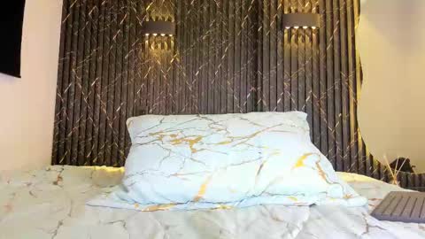 SHARON TAYLOR online show from October 2025 10:16:01 PM