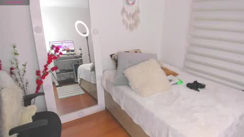 Sharon online show from February 2025 06:44:01 PM