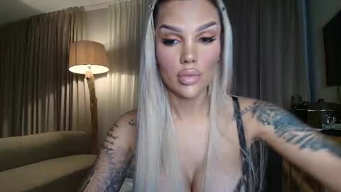 Snapshot of shayblonde chatting on January 2026 09:05:02 PM shayblonde online show from January 2026 09:05:02 PM
