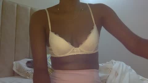 Shayla online show from November 2025 04:50:02 AM