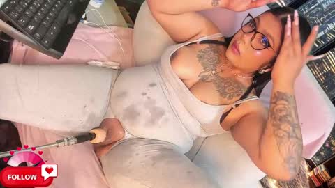 INDEPENDENT MODEL  ITS JUST YOU  ME online show from March 2025 08:22:01 AM