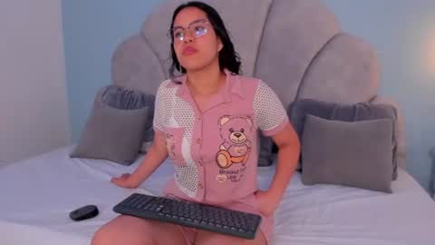 Snapshot of shayra_alina chatting on June 2026 01:13:01 PM shayra_alina online show from June 2026 01:13:01 PM