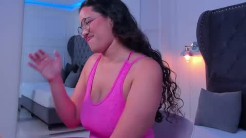 Snapshot of shayra_alina chatting on June 2026 09:27:02 PM shayra_alina online show from June 2026 09:27:02 PM