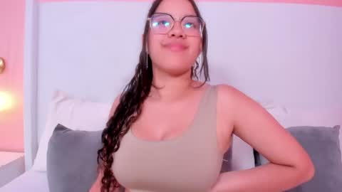 Snapshot of shayra_alina chatting on June 2026 05:28:02 PM shayra_alina online show from June 2026 05:28:02 PM