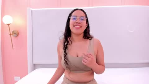 Snapshot of shayra_alina chatting on July 2026 09:41:02 PM shayra_alina online show from July 2026 09:41:02 PM