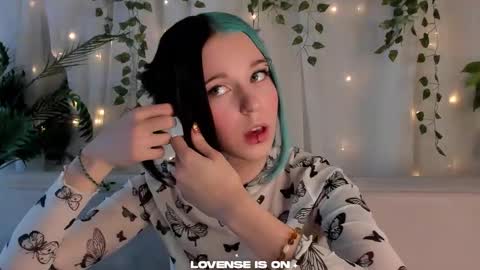 Anika online show from November 2025 12:04:01 PM