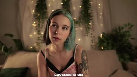 Anika online show from November 2025 11:02:02 AM