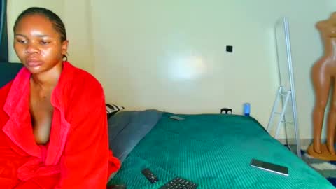 shee13 online show from December 2025 07:47:01 AM