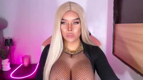 sheenafrost online show from April 2026 01:11:01 AM