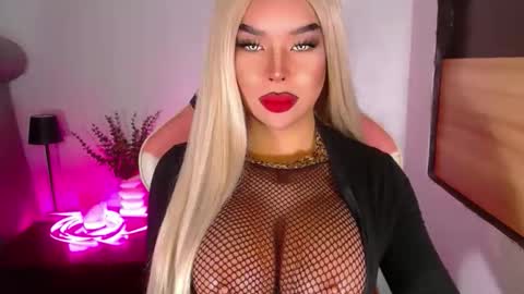 sheenafrost online show from April 2026 07:18:02 PM