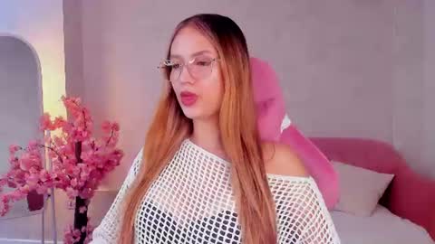 Snapshot of shei1a_shy chatting on June 2026 09:14:02 AM Amely online show from June 2026 09:14:02 AM