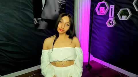 sheillawood online show from September 2025 12:23:02 AM