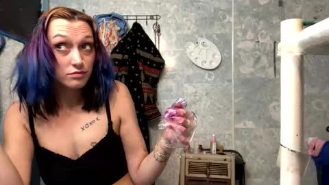 Shelby holes online show from November 2025 10:37:02 AM