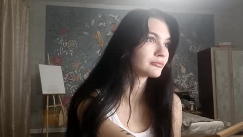 Mila online show from November 2025 08:24:02 PM