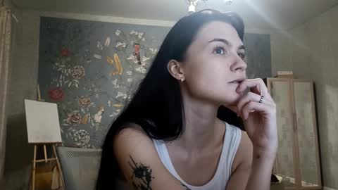 Mila online show from November 2025 10:29:01 AM