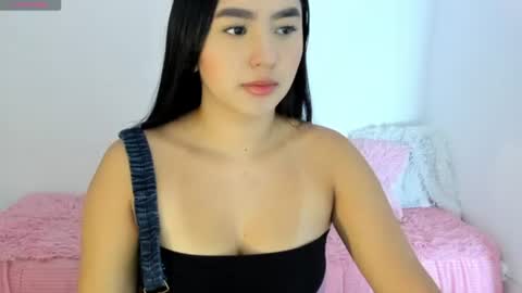 Snapshot of shelly_rohades chatting on July 2026 02:58:01 AM online show from July 2026 02:58:01 AM