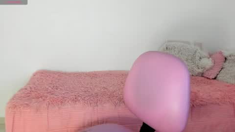 Snapshot of shelly_rohades chatting on July 2026 03:25:02 AM online show from July 2026 03:25:02 AM