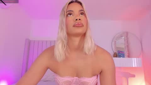 shelynna_azzul online show from November 2025 08:56:01 PM