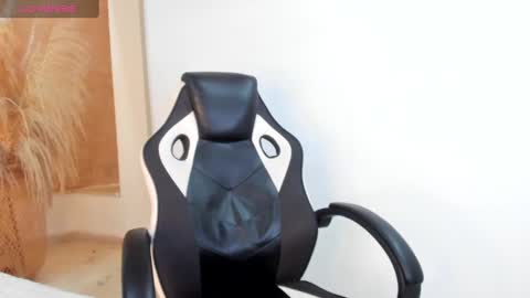 Snapshot of shenielxxx chatting on March 2025 01:18:01 PM shenielxxx online show from March 2025 01:18:01 PM