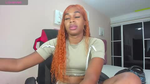 Snapshot of shenielxxx chatting on September 2025 03:28:01 AM shenielxxx online show from September 2025 03:28:01 AM