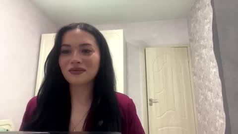 Snapshot of sherikavanleeuwen chatting on March 2026 03:49:02 PM Mia meow meow online show from March 2026 03:49:02 PM