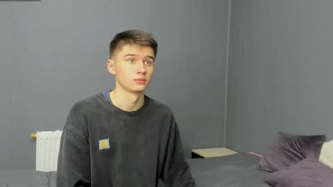 Max online show from November 2025 07:56:02 PM