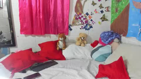  Maria Saenz online show from December 2025 11:11:01 PM