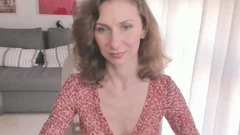 Snapshot of shesleepsnaked chatting on September 2025 04:01:02 PM shesleepsnaked online show from September 2025 04:01:02 PM