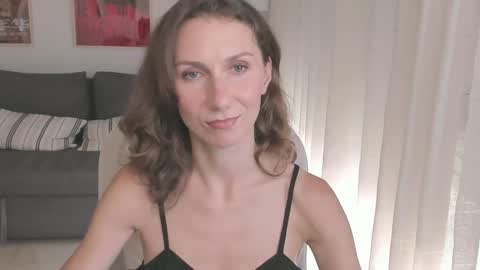 Snapshot of shesleepsnaked chatting on October 2025 04:02:01 PM shesleepsnaked online show from October 2025 04:02:01 PM