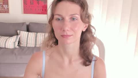 Snapshot of shesleepsnaked chatting on October 2025 09:31:01 AM shesleepsnaked online show from October 2025 09:31:01 AM