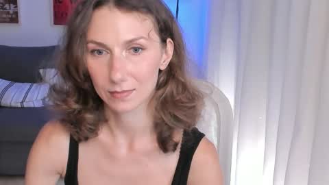 Snapshot of shesleepsnaked chatting on October 2025 04:53:02 PM shesleepsnaked online show from October 2025 04:53:02 PM