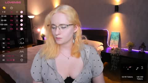 Hello guys my name is Aemilia online show from January 2025 12:31:01 PM