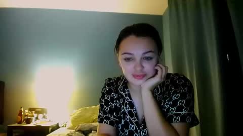 Vikki online show from November 2025 04:29:01 PM