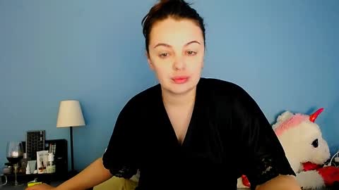 Vikki online show from April 2026 10:24:01 AM