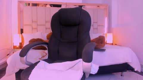 Sheyla Bakerr  online show from January 2025 02:02:02 PM