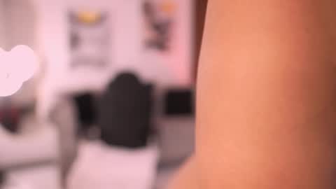 Sheyla Bakerr  online show from October 2025 10:59:02 AM