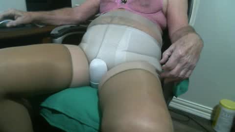 Snapshot of shine66shine chatting on January 2025 09:39:02 PM shine66shine online show from January 2025 09:39:02 PM