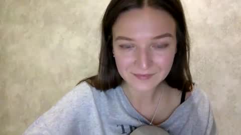 Snapshot of shining_pearl chatting on November 2025 10:04:01 PM Jesica online show from November 2025 10:04:01 PM