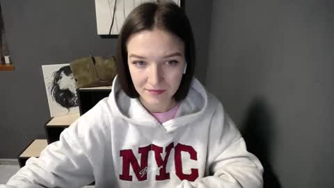 Snapshot of shining_pearl chatting on February 2026 07:04:01 AM Jesica online show from February 2026 07:04:01 AM