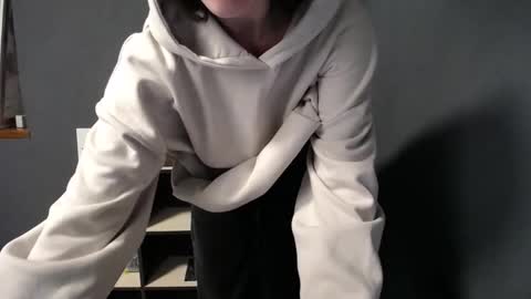 Snapshot of shining_pearl chatting on February 2026 07:17:01 AM Jesica online show from February 2026 07:17:01 AM