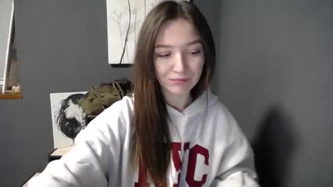 Snapshot of shining_pearl chatting on March 2026 06:58:01 AM Jesica online show from March 2026 06:58:01 AM