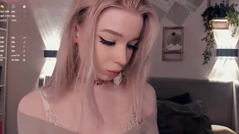 Stella  online show from April 2026 08:20:01 AM