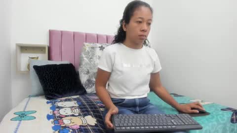 Snapshot of shira_sexylove chatting on February 2025 10:59:01 AM shira_sexylove online show from February 2025 10:59:01 AM