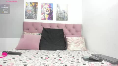 Snapshot of shira_sexylove chatting on October 2025 12:07:01 AM shira_sexylove online show from October 2025 12:07:01 AM