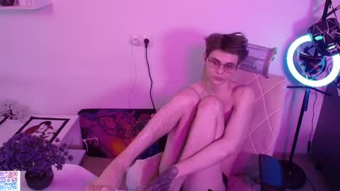 shiromy_ online show from June 2026 06:03:02 PM