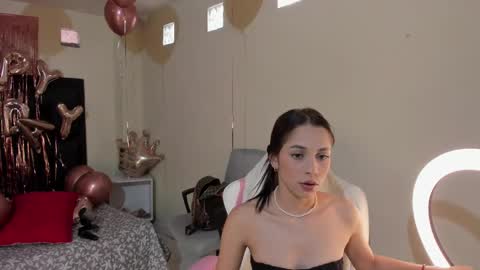  kendal  online show from February 2025 07:38:02 PM