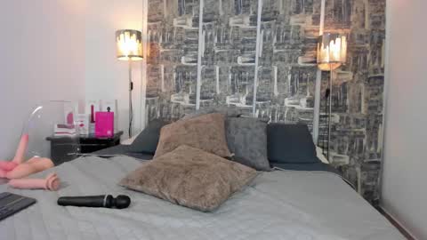 SHOFIA online show from February 2025 01:03:01 AM