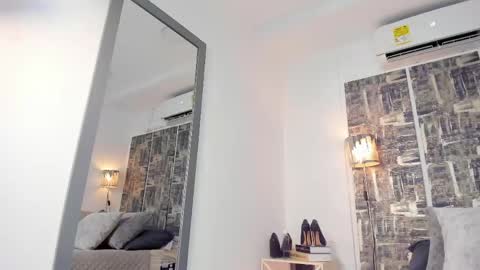 SHOFIA online show from April 2026 07:58:01 PM