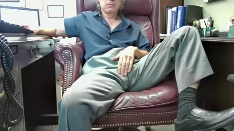 nikolas send dm for an appointment online show from September 2025 08:22:02 PM